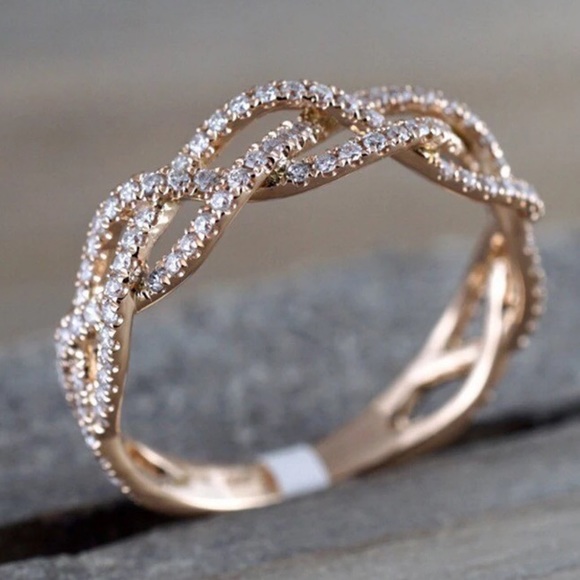 ¥ NEW ROSE GOLD TWIST DIAMOND RING - Picture 2 of 4